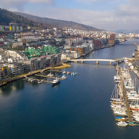 Modern With Rooftop Terrace And Stunning Views Bergen