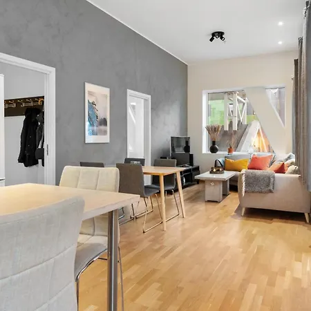 Modern With Rooftop Terrace And Stunning Views *