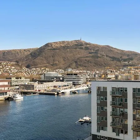 Modern With Rooftop Terrace And Stunning Views