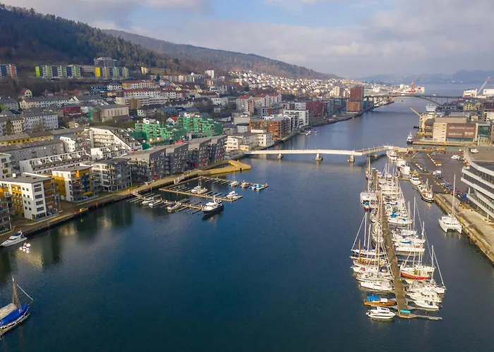 Modern With Rooftop Terrace And Stunning Views Bergen