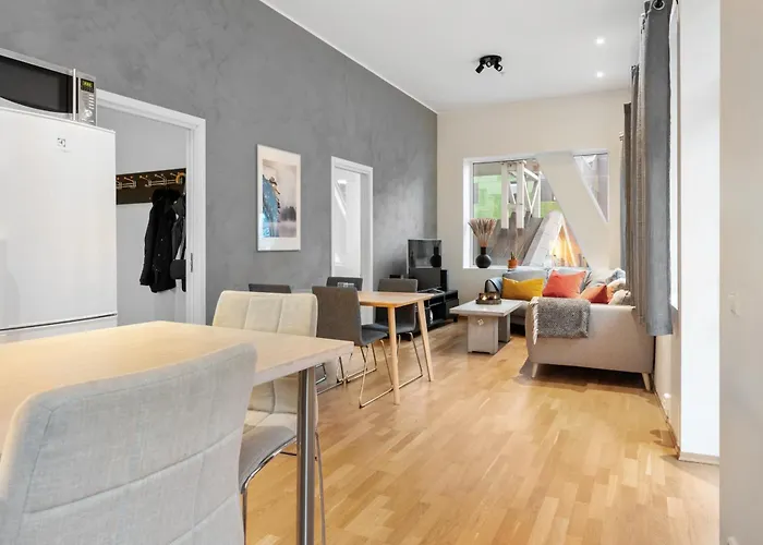 Modern With Rooftop Terrace And Stunning Views *