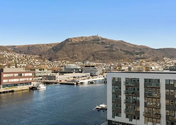 Modern With Rooftop Terrace And Stunning Views